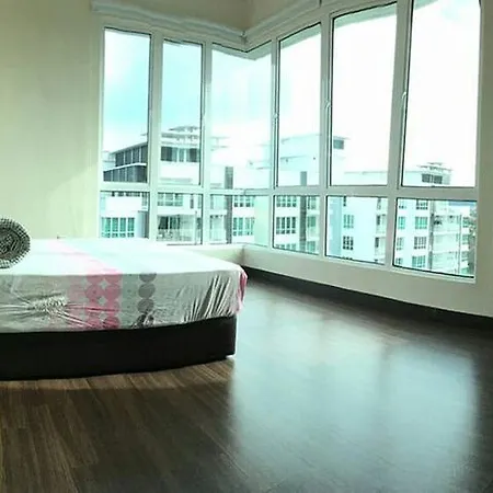 Sandakan Spacious And Comfortable Pool View Condo Exterior photo