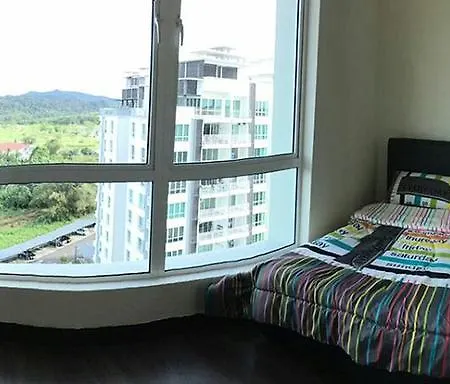 Sandakan Spacious And Comfortable Pool View Condo Exterior photo